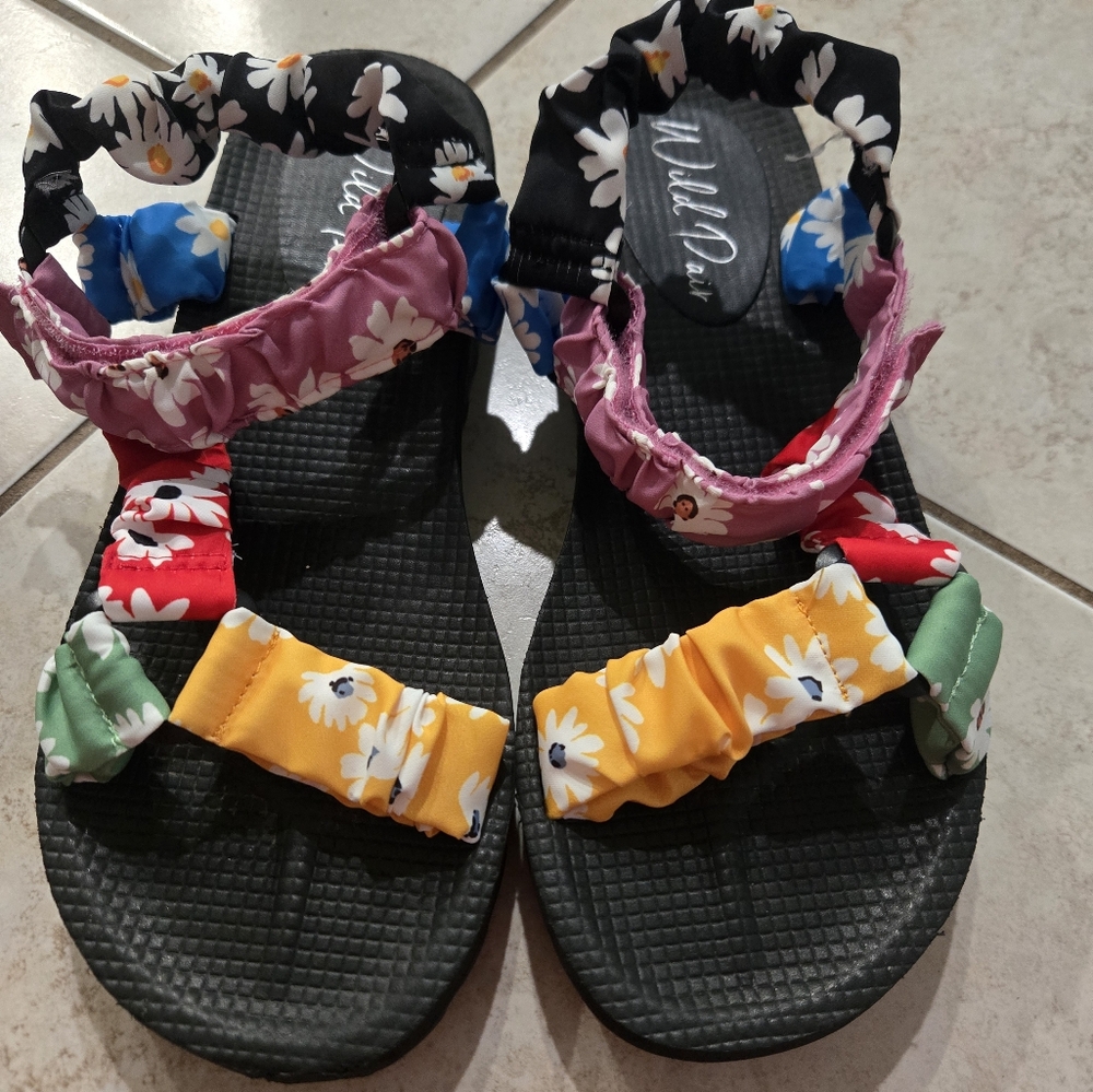 Wild Pair Black and Red Artistic Sandals